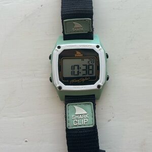 Shark Classic Clip Unisex Watch